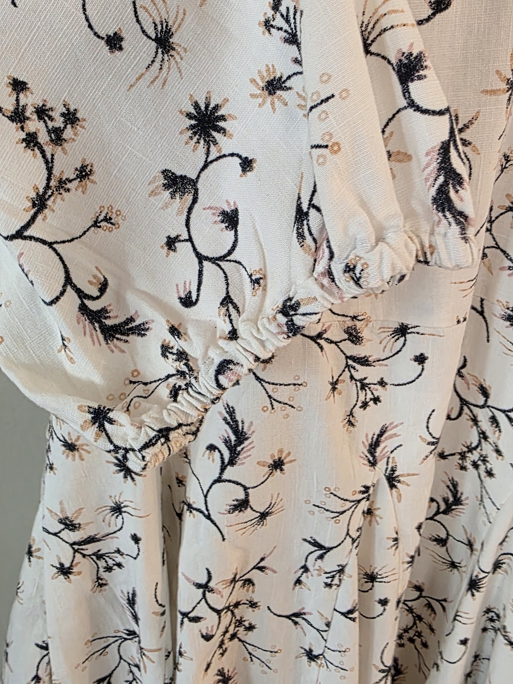 Universal Thread Bell Sleeve White Mini Dress with Black And Pink Floral Print - Picture 5 of 10